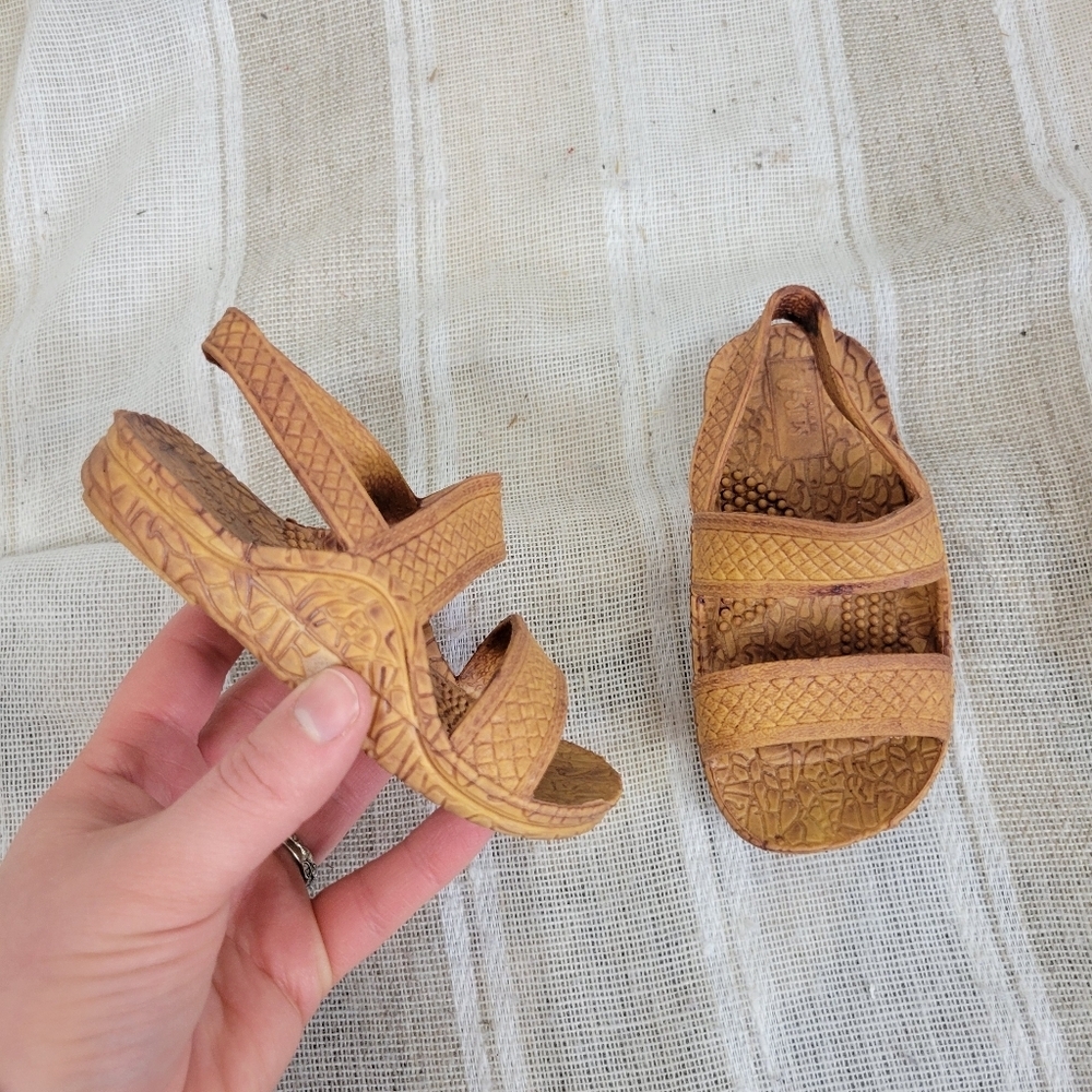 Hawaiian J Slips Sandals Rubber Tan Size Toddler 4/5